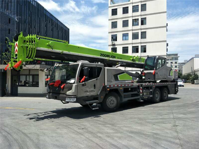 和平区跨街广告牌的高空安装注意事项